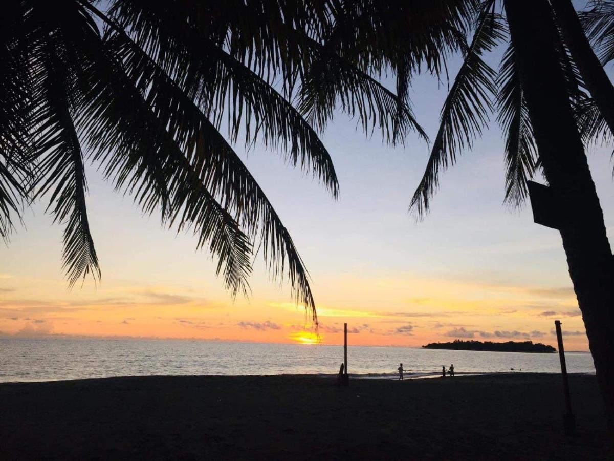 Sinabacan Sunbloom Beachfront Hotel And Restaurant Zambales מראה חיצוני תמונה