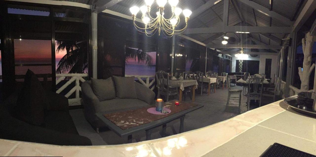 Sinabacan Sunbloom Beachfront Hotel And Restaurant Zambales מראה חיצוני תמונה