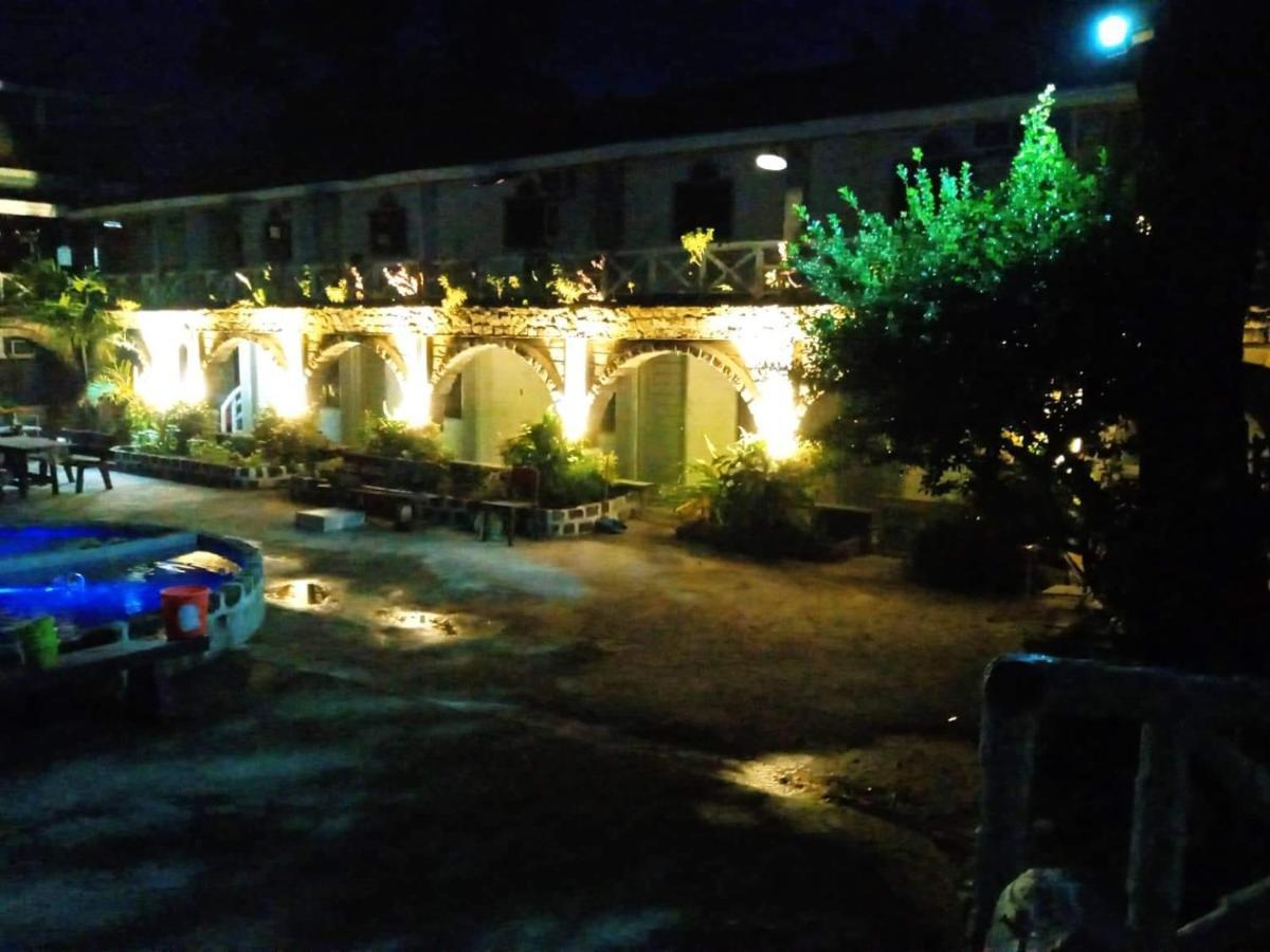 Sinabacan Sunbloom Beachfront Hotel And Restaurant Zambales מראה חיצוני תמונה