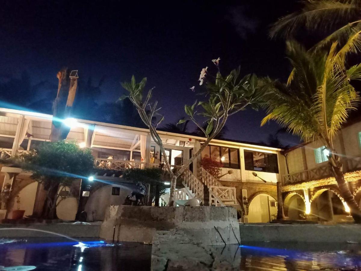 Sinabacan Sunbloom Beachfront Hotel And Restaurant Zambales מראה חיצוני תמונה