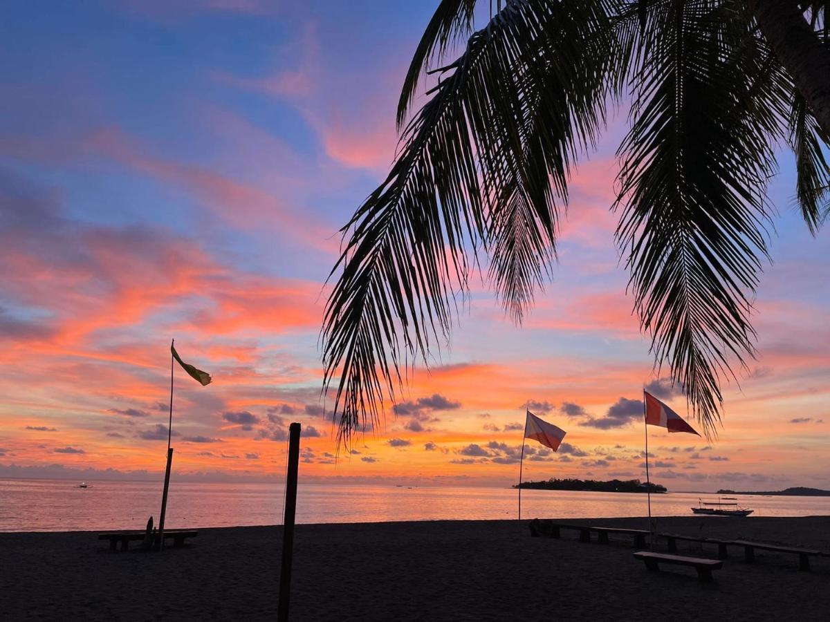 Sinabacan Sunbloom Beachfront Hotel And Restaurant Zambales מראה חיצוני תמונה