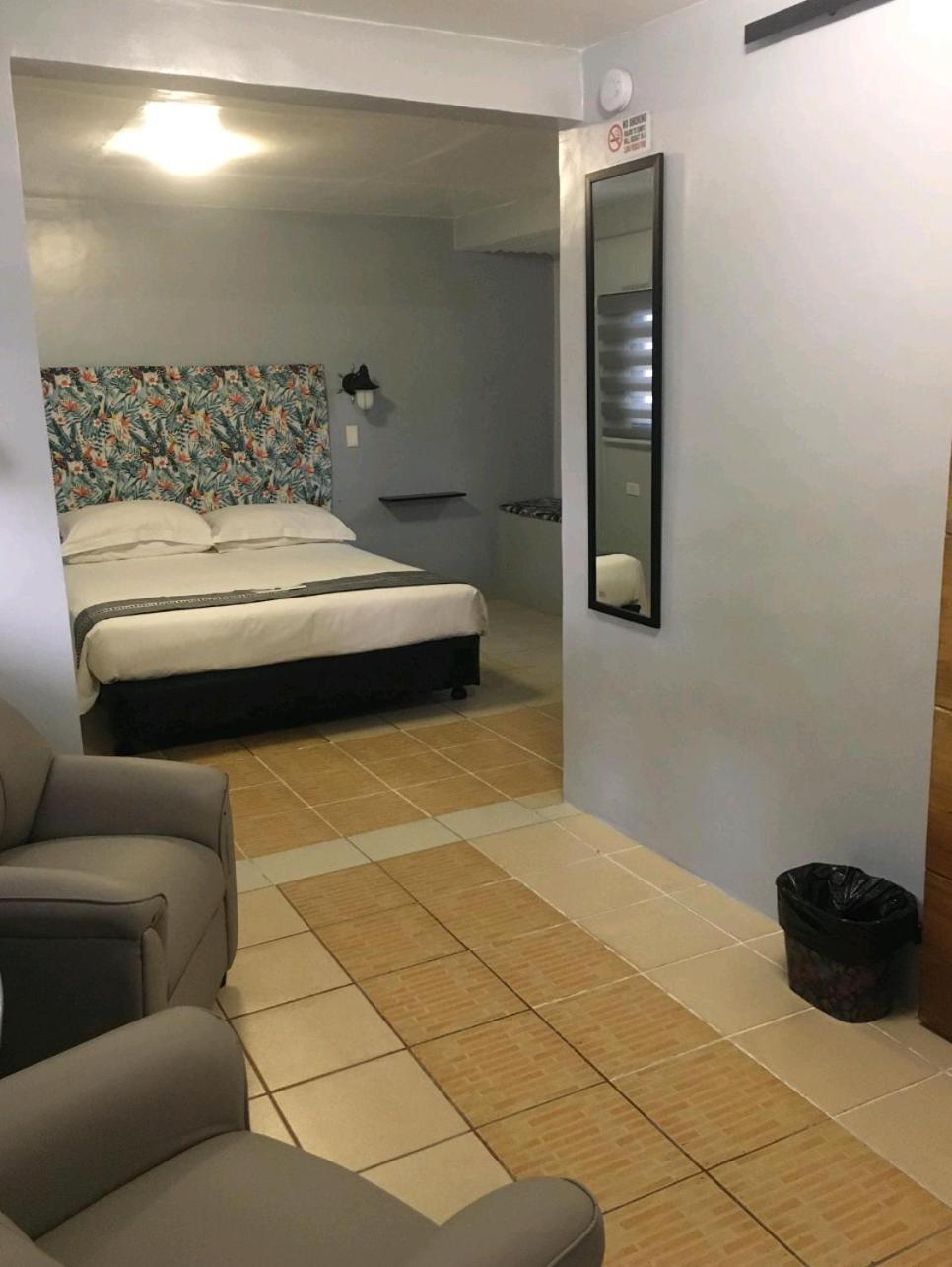 Sinabacan Sunbloom Beachfront Hotel And Restaurant Zambales מראה חיצוני תמונה